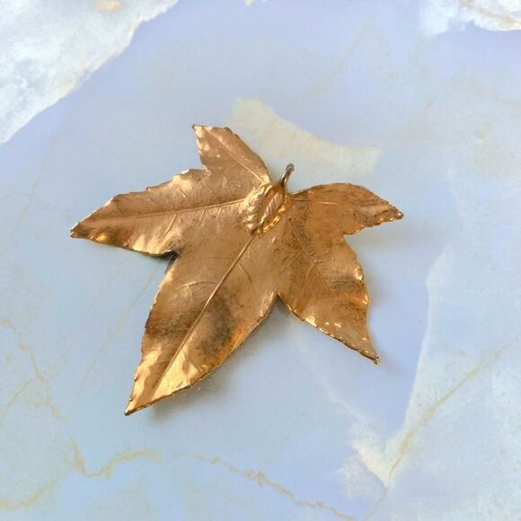Gold Dipped Maple Leaf Pendant - Picture 2 of 4